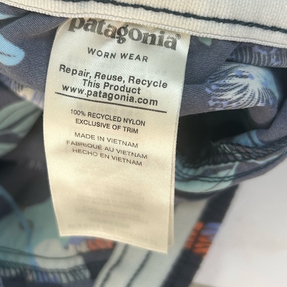 PATAGONIA ladies Shorts W's Baggies Worn Wear Parrots Neo Navy SZ Small Outdoor - Picture 9 of 13